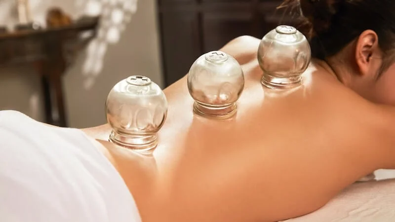 Giác hơi – cứu ngải vùng cột sống